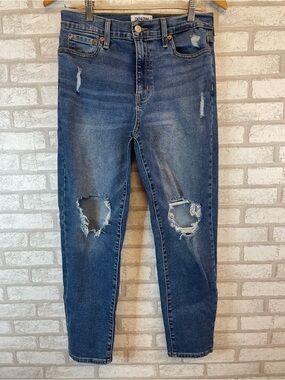 Denizen from Levi's Mom Jean Distressed Blue Denim W28